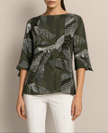 Janis Top in green pattern – front view with flowing silhouette