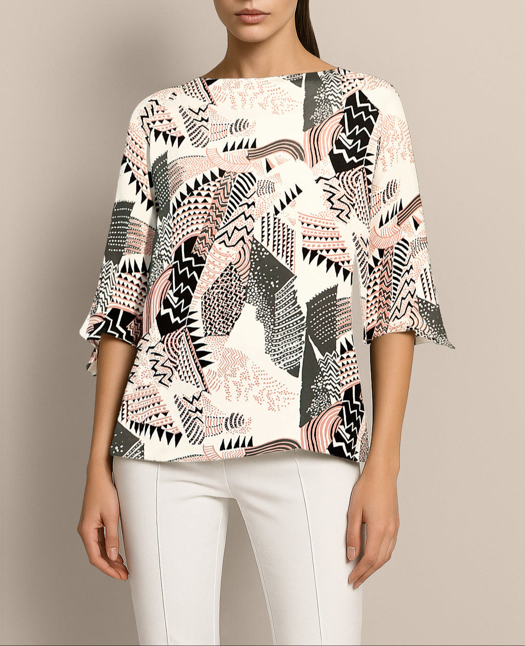 Janis Top in pattern pink – front view with soft feminine print
