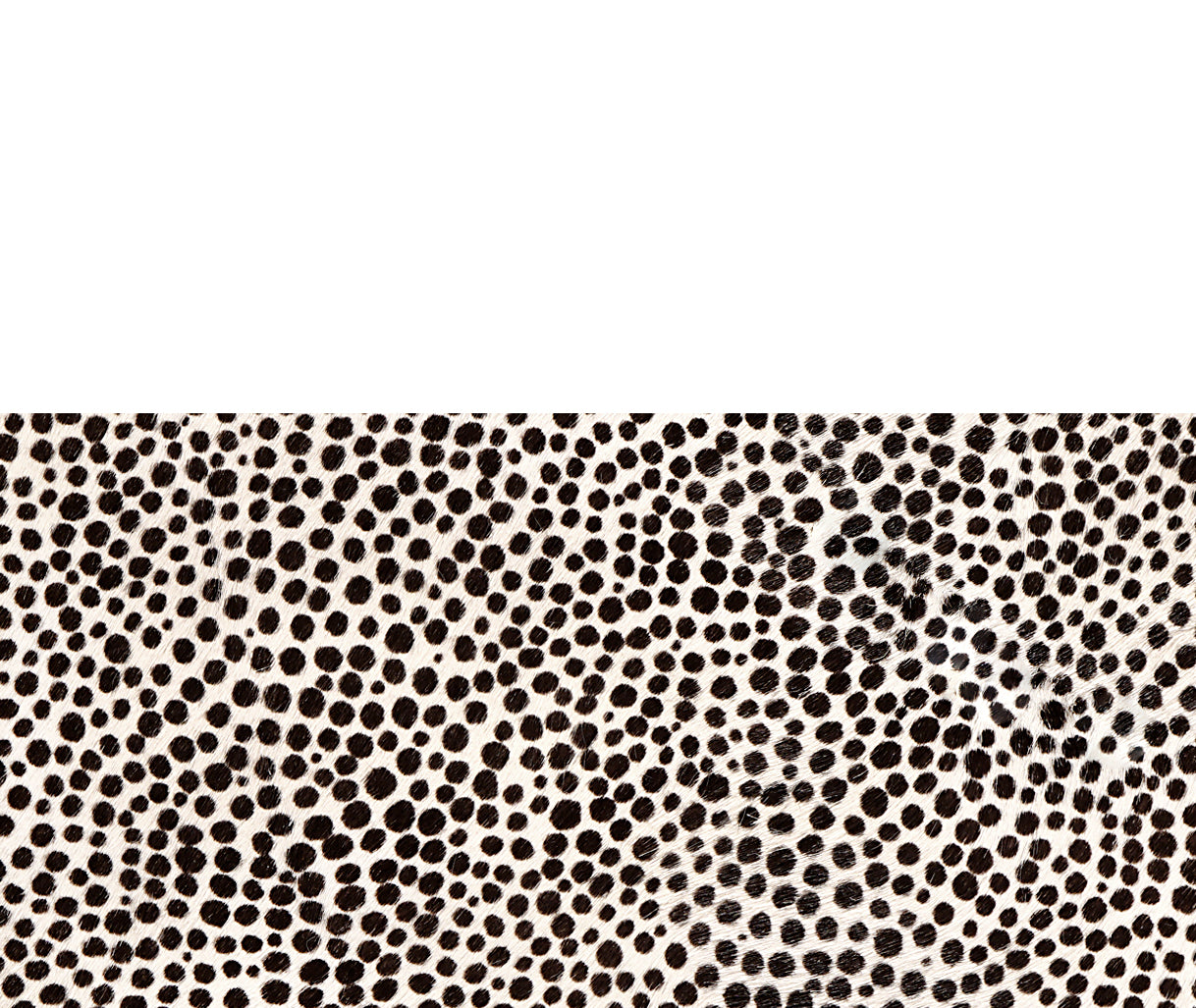 Detail of K Clutch Kasba – smooth leather finish, tonal stitching, and understated elegance